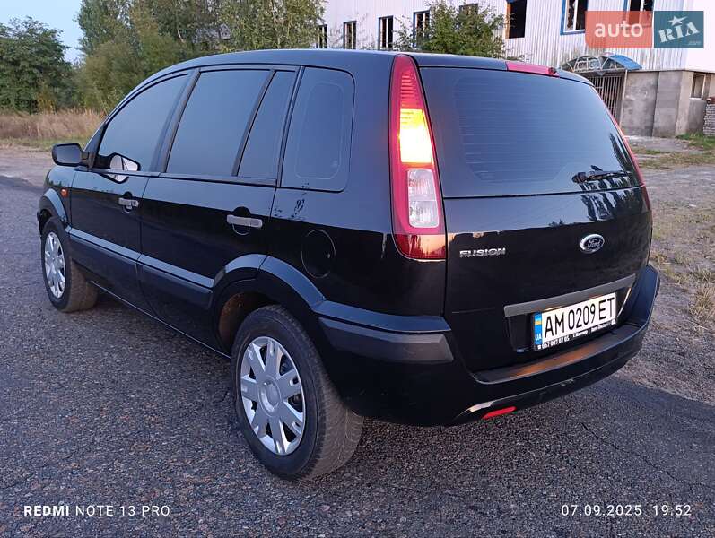 Хэтчбек Ford Fusion 2005 в Радомышле