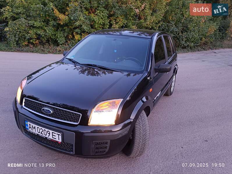 Хэтчбек Ford Fusion 2005 в Радомышле