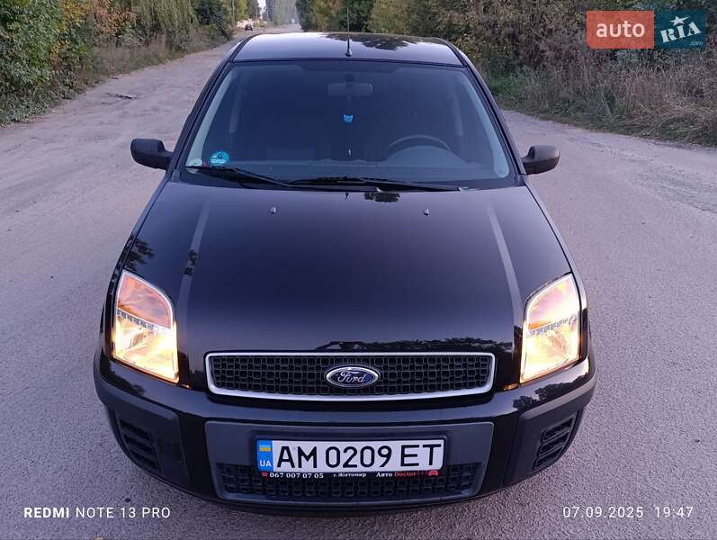 Хэтчбек Ford Fusion 2005 в Радомышле