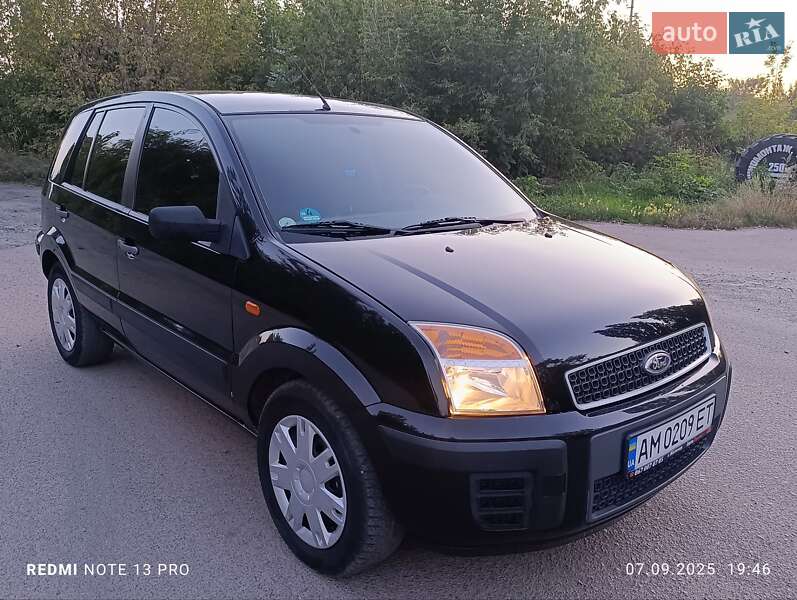 Хэтчбек Ford Fusion 2005 в Радомышле