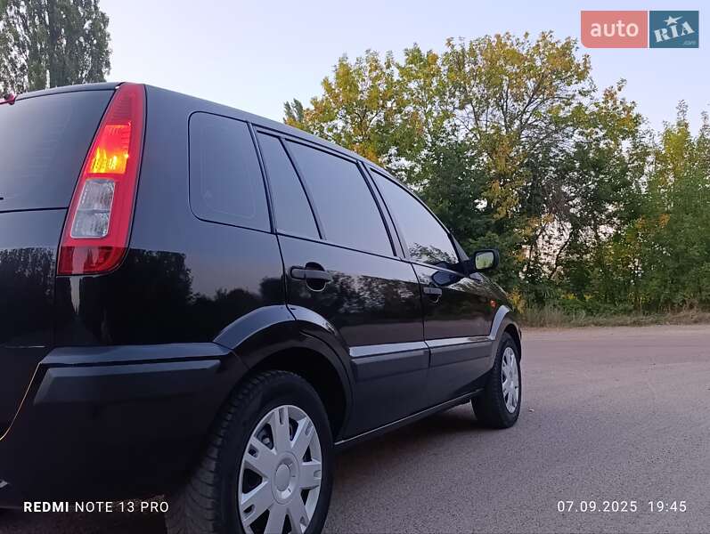 Хэтчбек Ford Fusion 2005 в Радомышле