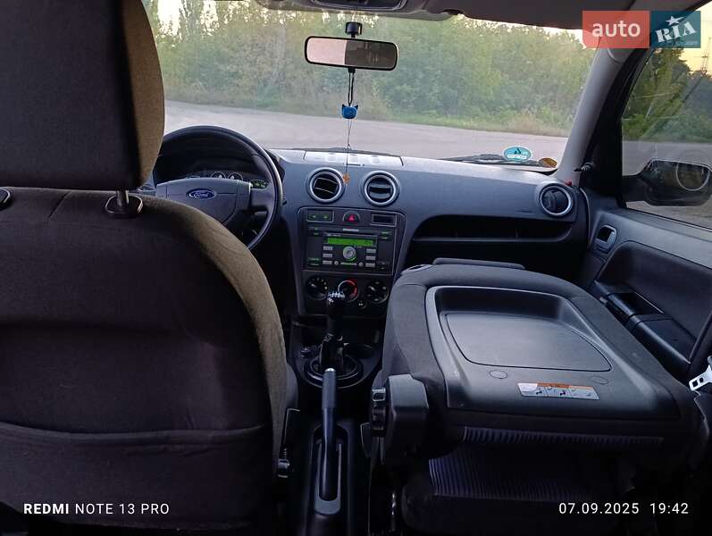 Хэтчбек Ford Fusion 2005 в Радомышле