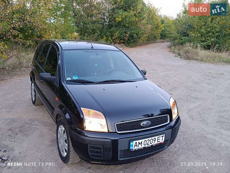 Хэтчбек Ford Fusion 2005 в Радомышле