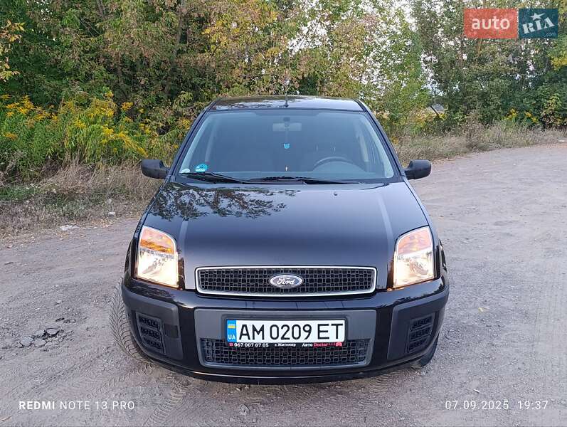 Хэтчбек Ford Fusion 2005 в Радомышле