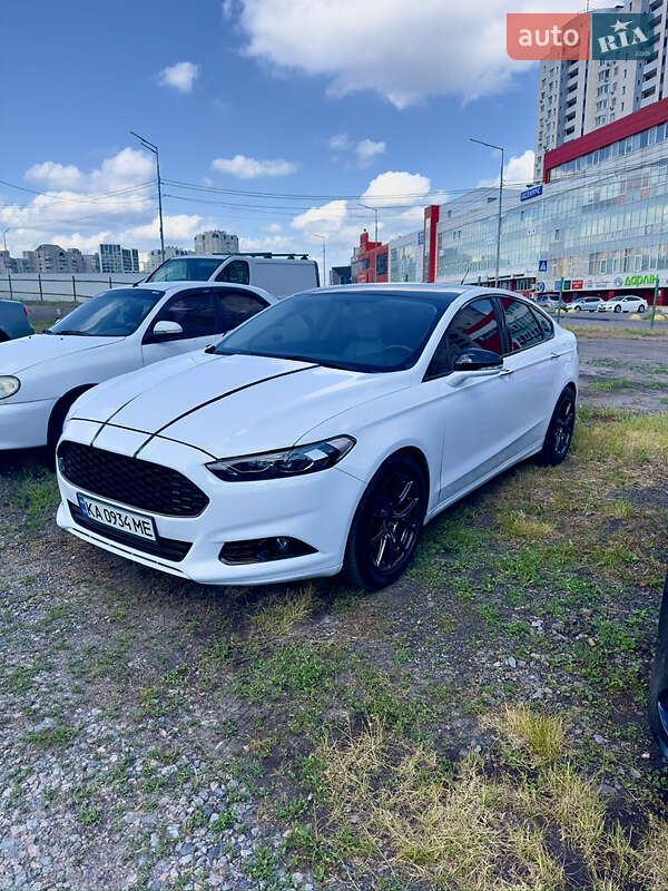 Седан Ford Fusion 2014 в 