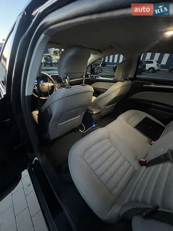 Седан Ford Fusion 2013 в Сумах