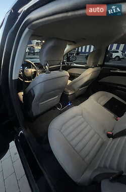 Седан Ford Fusion 2013 в 