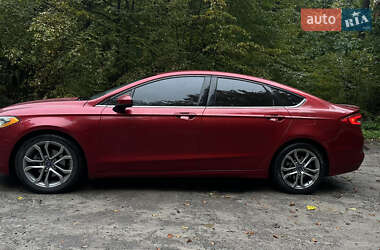 Седан Ford Fusion 2016 в 
