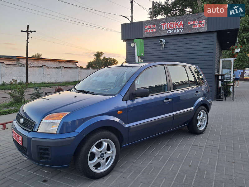 Хэтчбек Ford Fusion 2006 в Прилуках