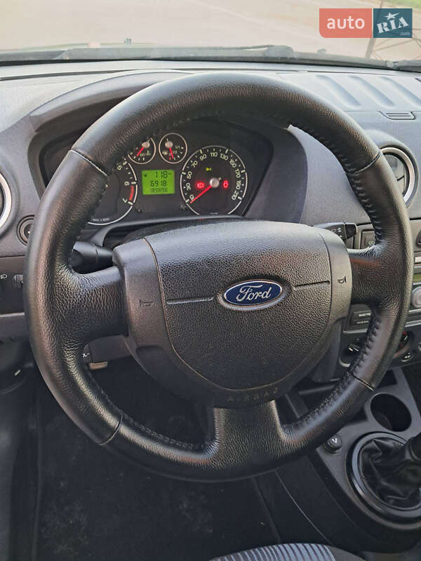 Хэтчбек Ford Fusion 2006 в Прилуках