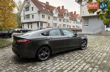 Седан Ford Fusion 2015 в 