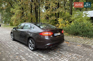 Седан Ford Fusion 2015 в 