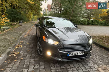 Седан Ford Fusion 2015 в 