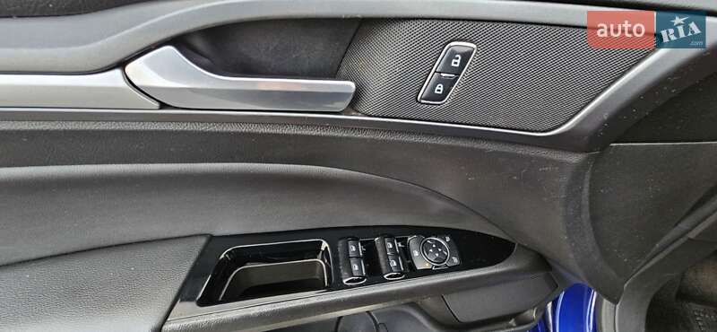 Седан Ford Fusion 2015 в Києві