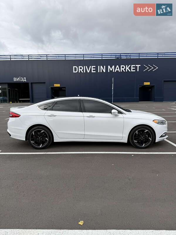 Седан Ford Fusion 2018 в Чернигове