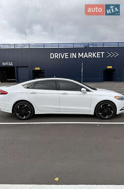 Седан Ford Fusion 2018 в 