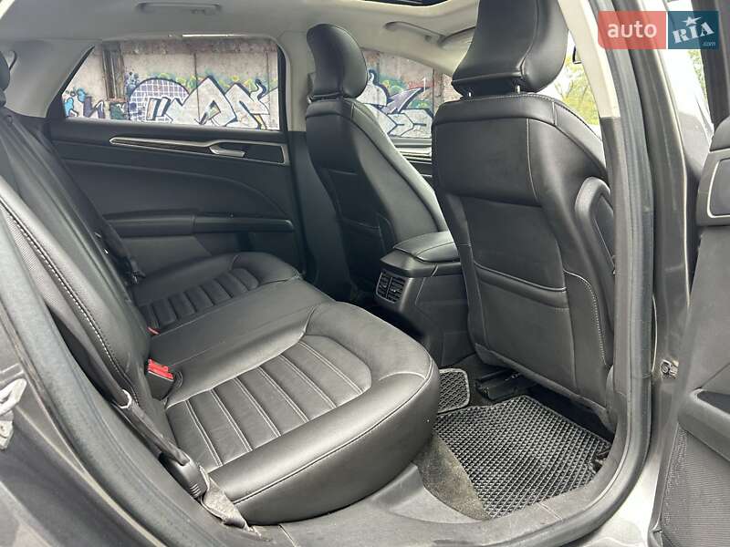 Седан Ford Fusion 2016 в Дніпрі