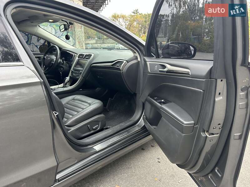 Седан Ford Fusion 2016 в Дніпрі