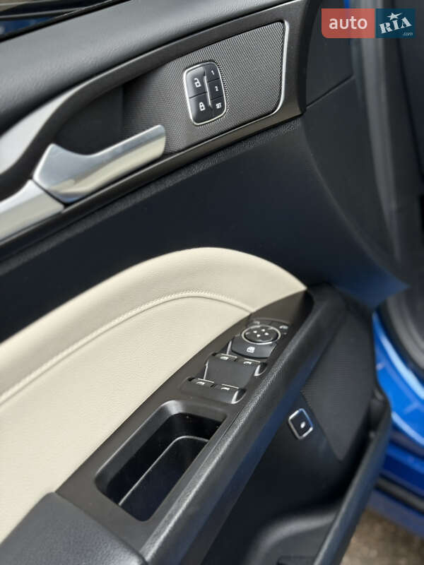 Седан Ford Fusion 2016 в Львові