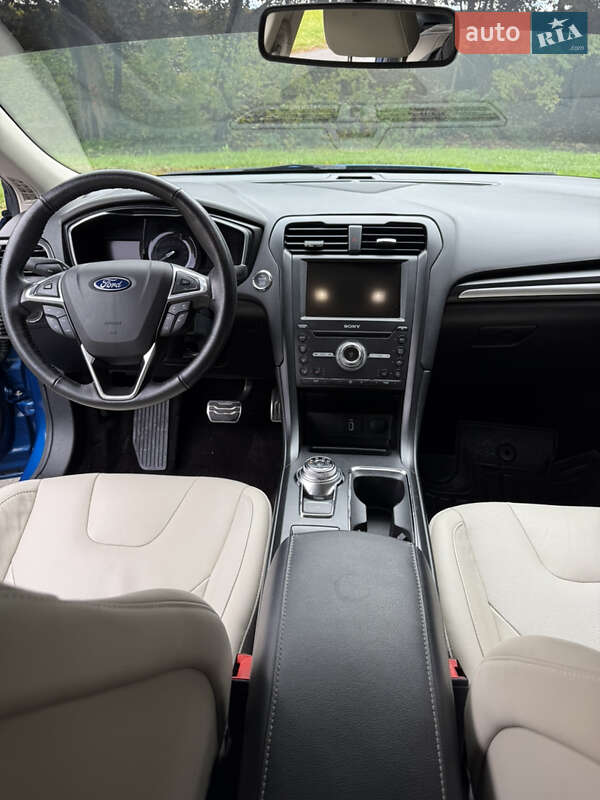 Седан Ford Fusion 2016 в Львові