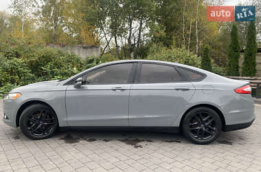 Седан Ford Fusion 2013 в 