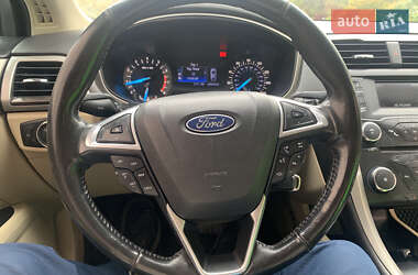 Седан Ford Fusion 2013 в 