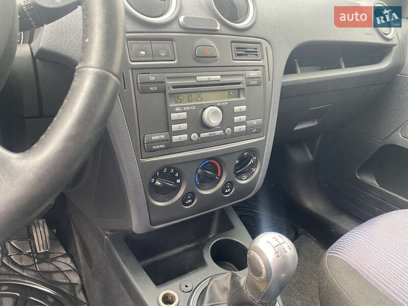 Хэтчбек Ford Fusion 2011 в Львове