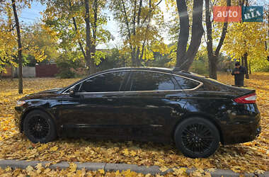 Седан Ford Fusion 2016 в 