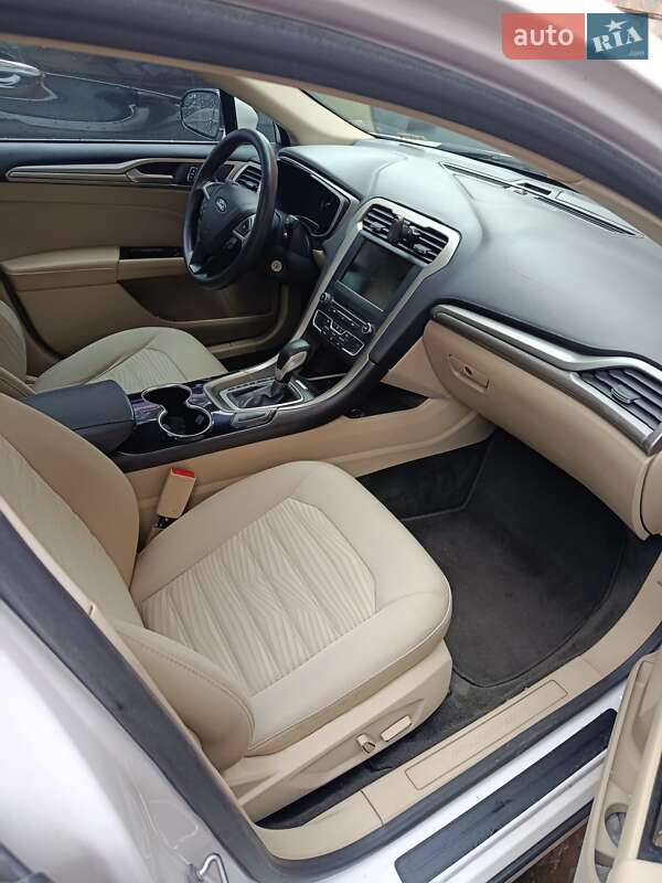 Седан Ford Fusion 2015 в Львове