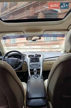 Седан Ford Fusion 2015 в 