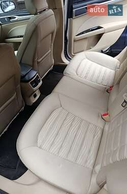 Седан Ford Fusion 2015 в 