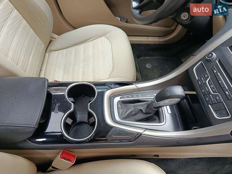 Седан Ford Fusion 2015 в Львове