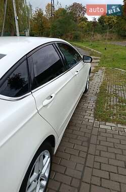 Седан Ford Fusion 2015 в 