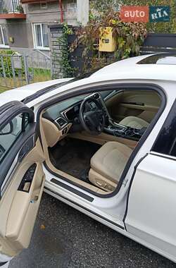 Седан Ford Fusion 2015 в 