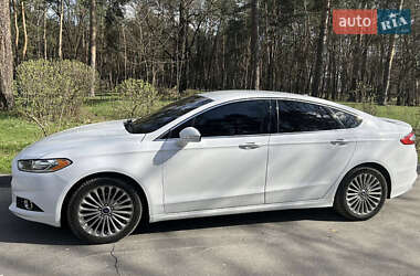 Седан Ford Fusion 2015 в 