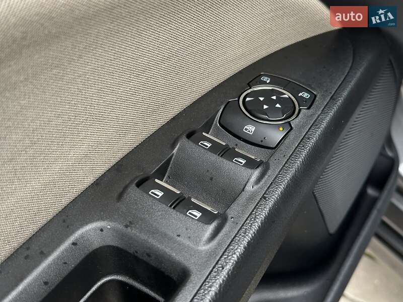 Седан Ford Fusion 2019 в Одесі
