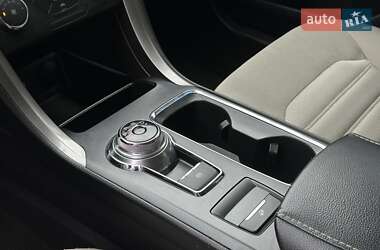 Седан Ford Fusion 2019 в 