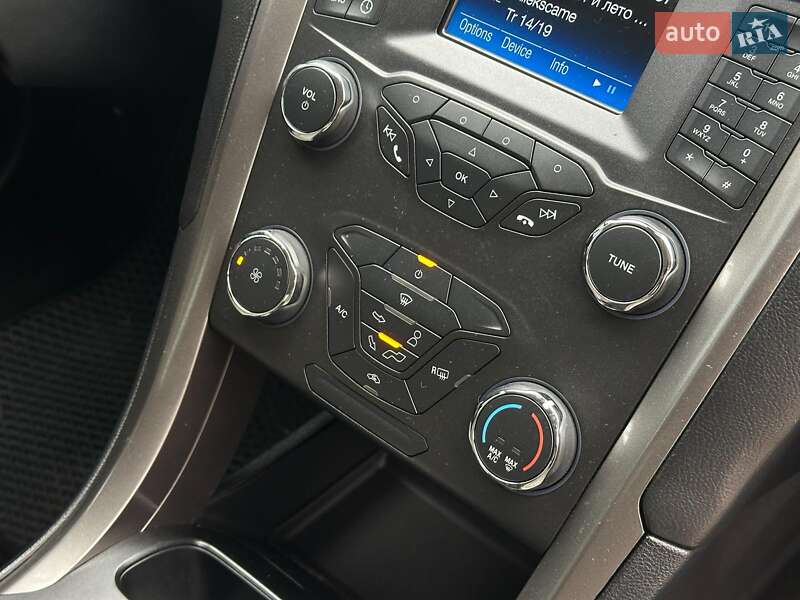 Седан Ford Fusion 2019 в Одесі