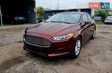Седан Ford Fusion 2015 в 