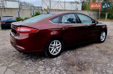 Седан Ford Fusion 2015 в 