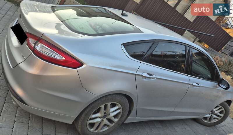 Седан Ford Fusion 2015 в Иршаве