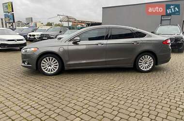 Седан Ford Fusion 2013 в 
