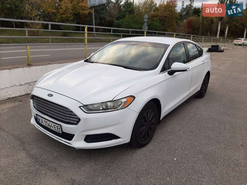 Седан Ford Fusion 2014 в 