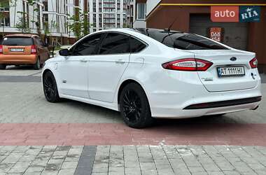 Седан Ford Fusion 2016 в 