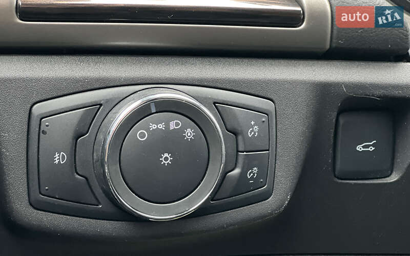 Седан Ford Fusion 2013 в Львове