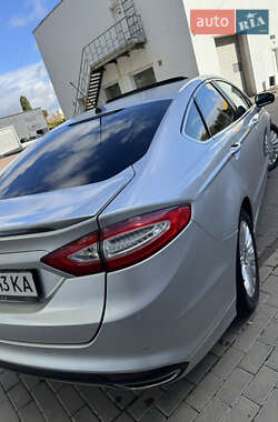Седан Ford Fusion 2016 в 
