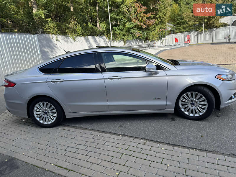 Седан Ford Fusion 2016 в Києві