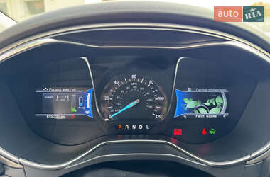 Седан Ford Fusion 2016 в 