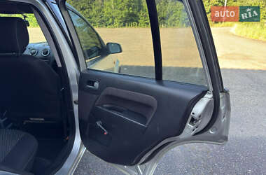 Хэтчбек Ford Fusion 2006 в 
