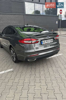 Седан Ford Fusion 2019 в 